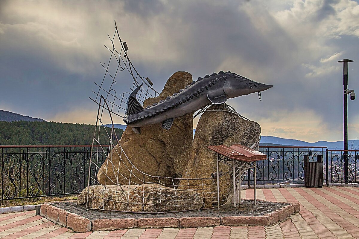 Гигантский осётр на Слизнёвском утёсе - Владимир Кириченко