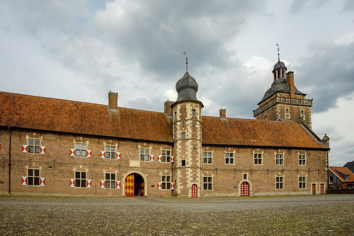 Замок в Райсфельде... - Николай Гирш