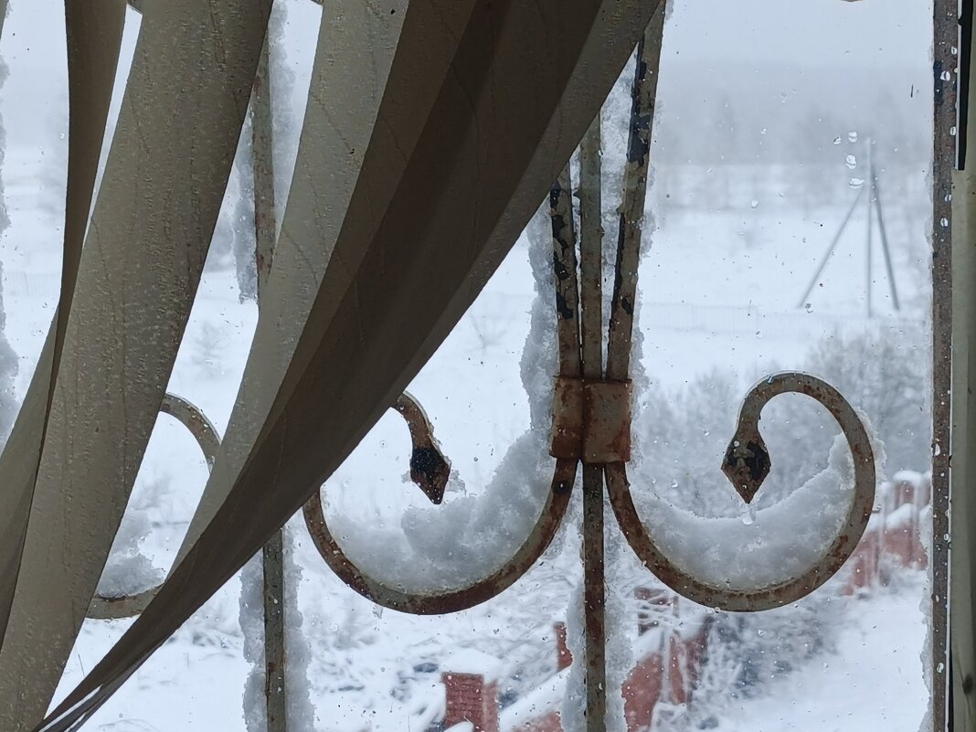 Апрель - Михаил Столяров