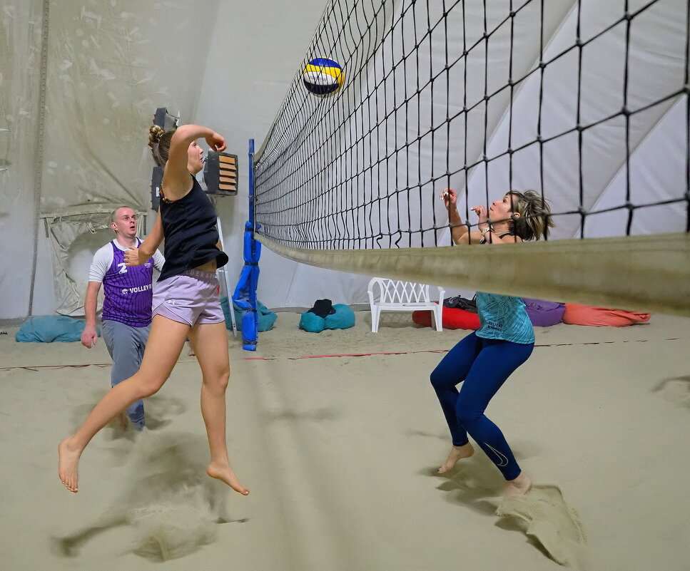 По пляжный волейбол - Евгений Седов