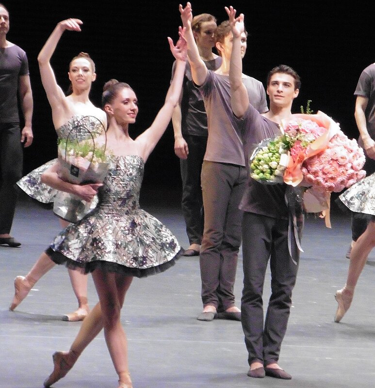 Поклоны после спектакля - Лидия Бусурина