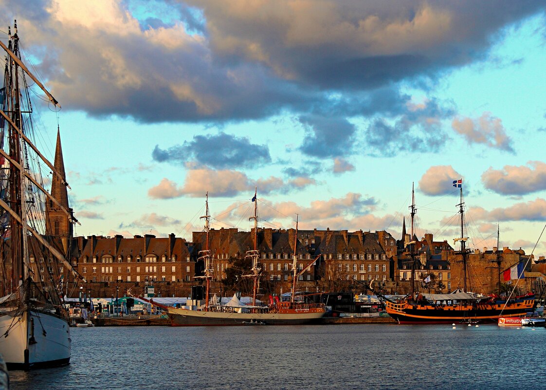 В старом порту Сен-Мало - В.И 