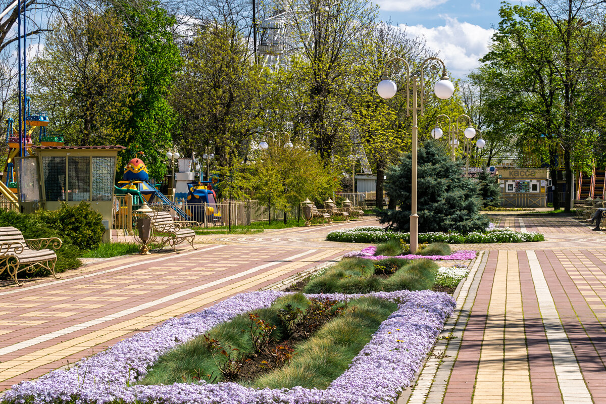 Весна в городе Армавир - Игорь Сикорский