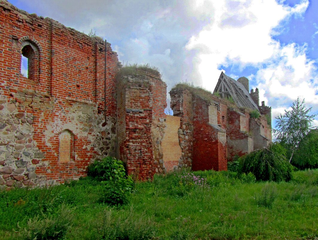 Руины кирхи. Южная сторона. - Сергей Карачин