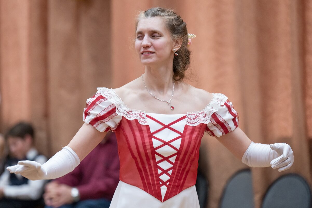 Семейный Пасхальный бал. - Виктор Евстратов