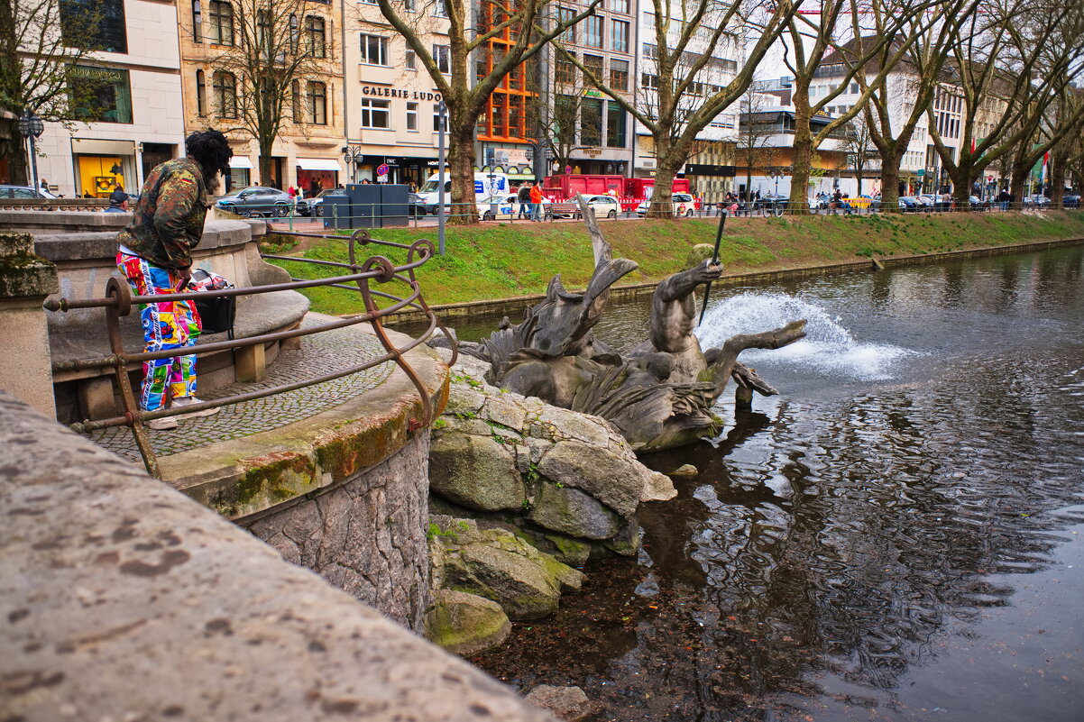 *** - Witalij Löwin