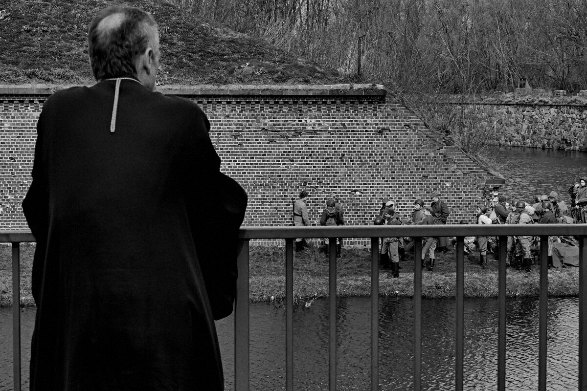 Перед боем....... - Виктор Савельев