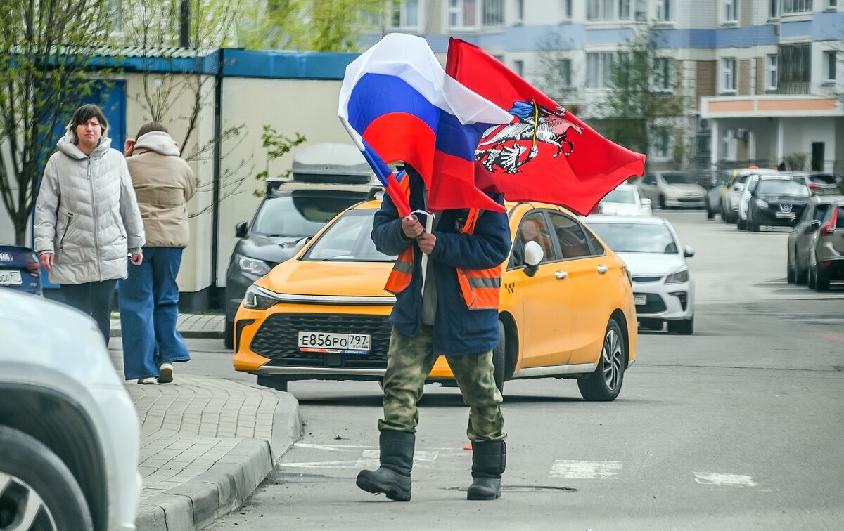 Пора развешивать флаги - Валерий Иванович