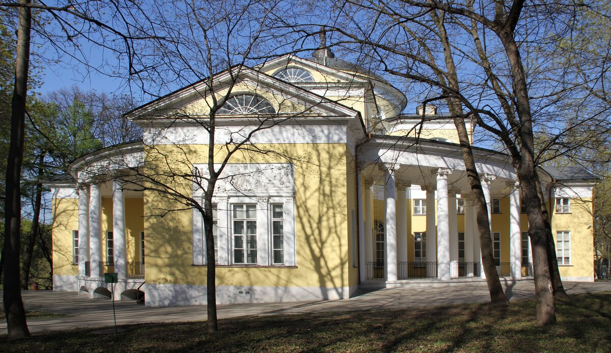 Главный дом усадьбы Дурасова в Люблино (Москва) - Олег 