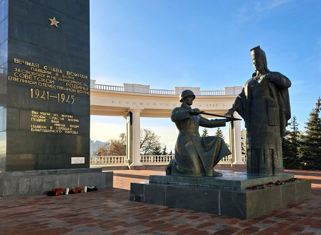 Люди! Покуда сердца стучатся, — помните! Какою ценой завоевано счастье, — пожалуйста, помните! - ИРЭН@ .