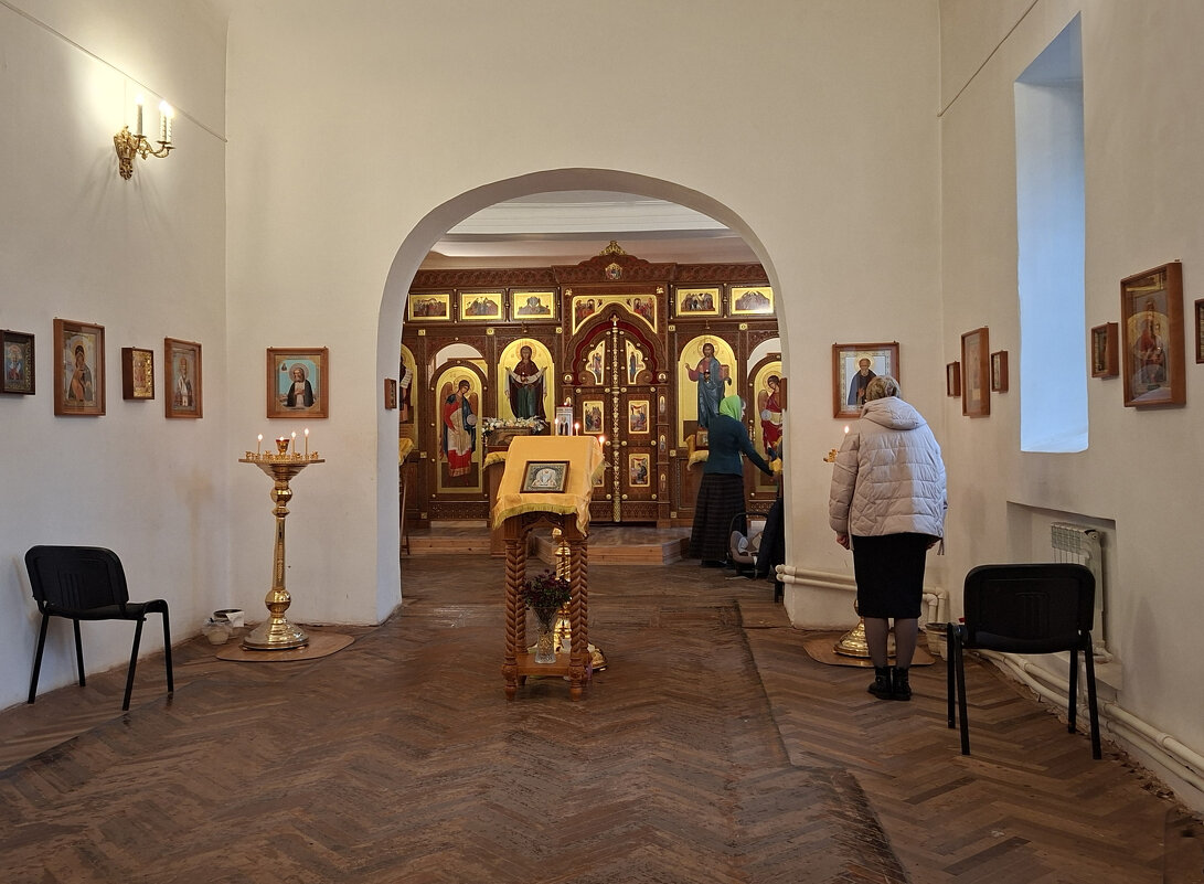 В Трехсвятской церкви - ИРЭН@ .