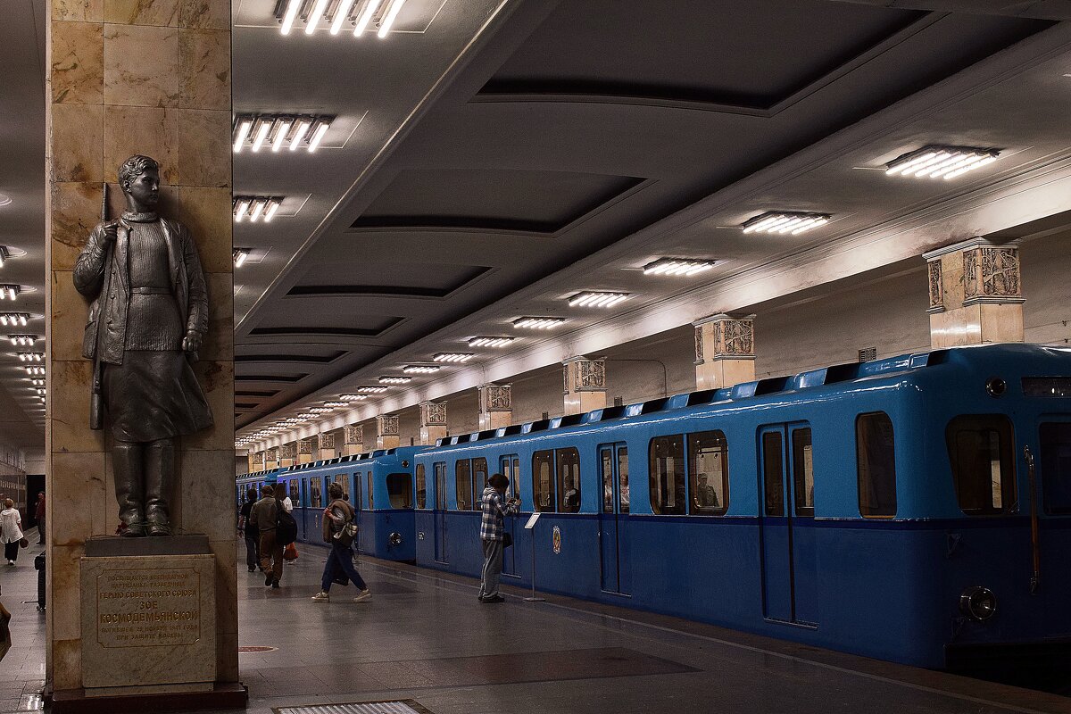 Вагон метро №2037 — это метровагон типа «Д». - Татьяна Помогалова