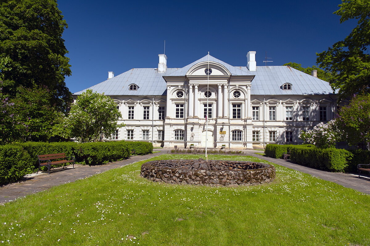 Zaļa muiža - Roman Ilnytskyi Zaļa muiža - Roman Ilnytskyi