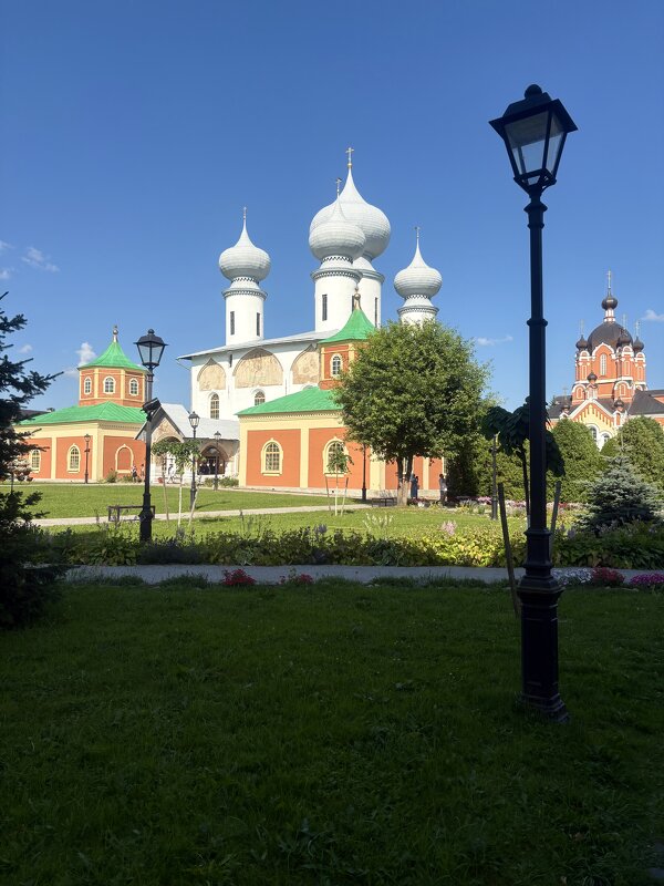 Собор Успения Пресвятой Богородицы...Тихвинский мужской монастырь - Наталия Павлова Собор Успения Пресвятой Богородицы...Тихвинский мужской монастырь - Наталия Павлова