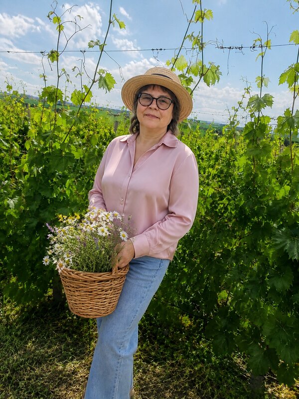 На фоне виноградника - Alisia La DEMA