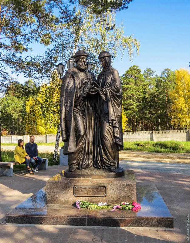 Памятник Петру и Февронии Муромским. Ангарск - Надежда Чернецкая Памятник Петру и Февронии Муромским. Ангарск - Надежда Чернецкая