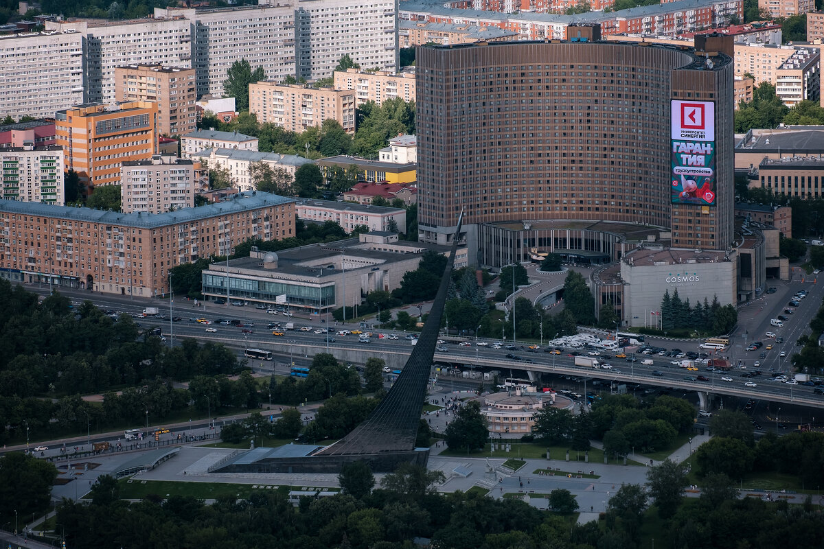 Вид на гостиницу Космос с Останкинской башни - Александр Вид на гостиницу Космос с Останкинской башни - Александр