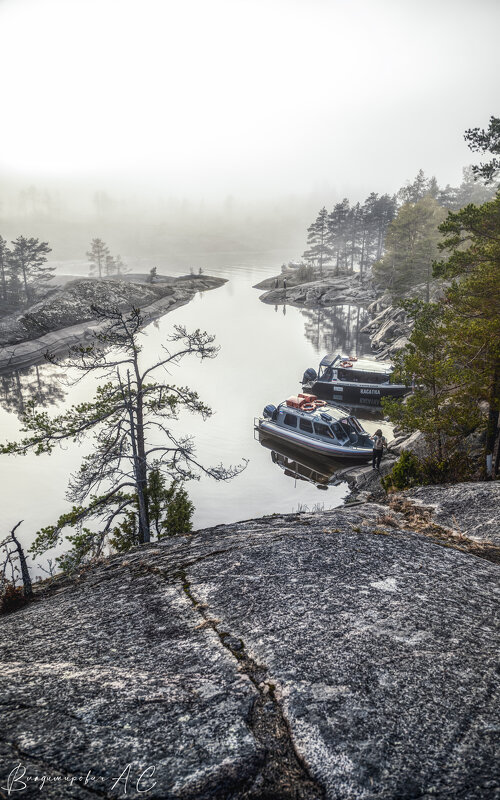 Шхерился в тумане. - Алексей 