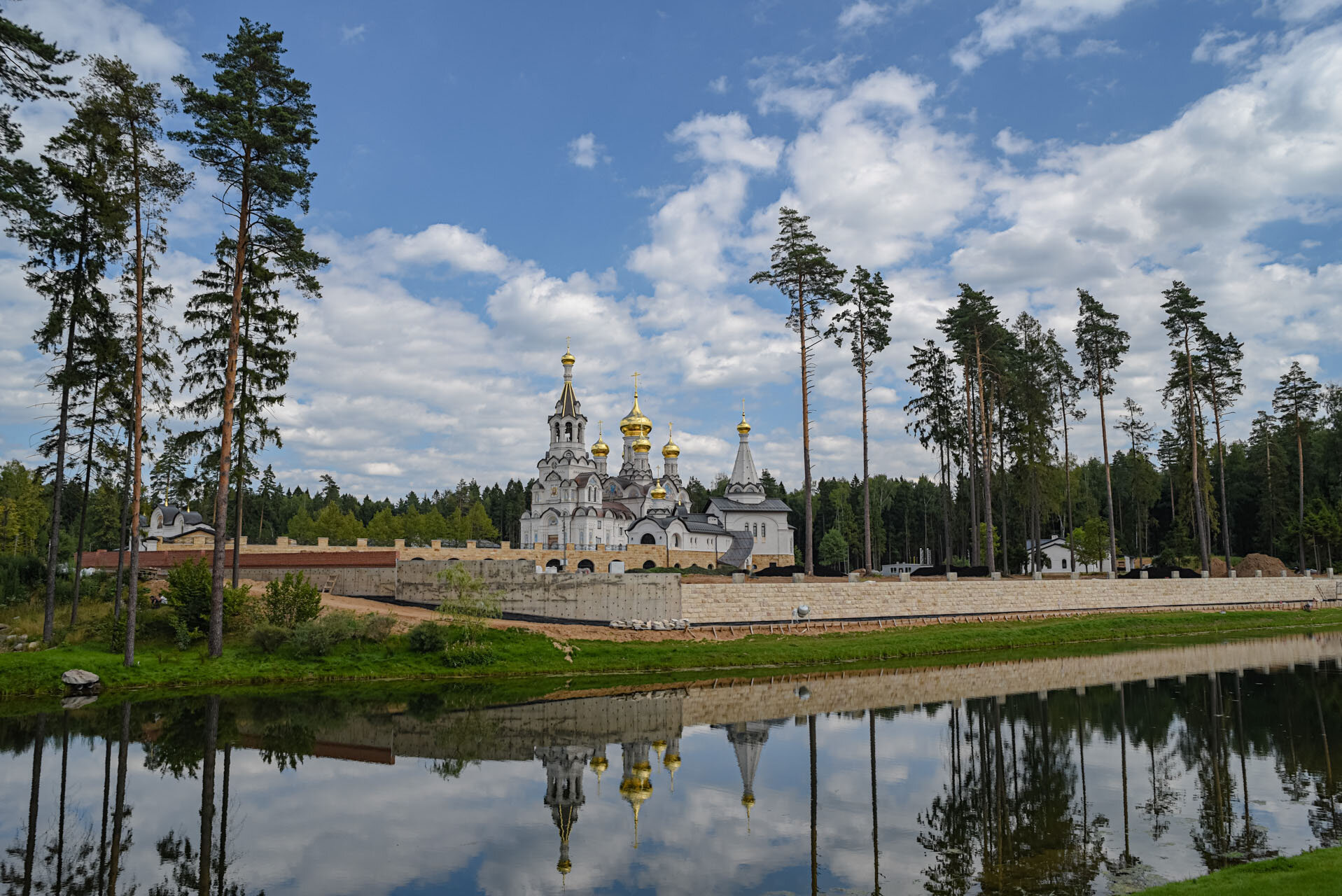 Мытищи. Храм Покрова Пресвятой Богородицы. :: Сергей Романов