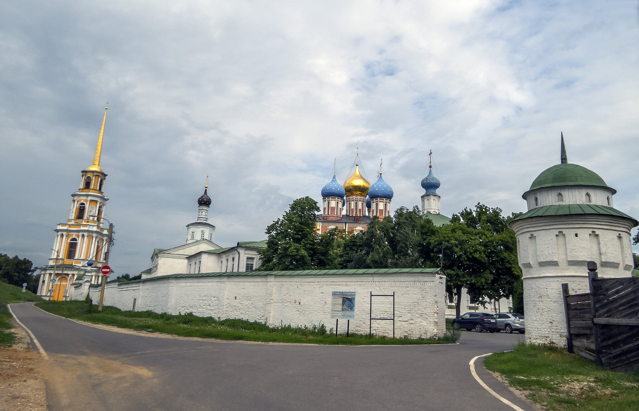 Рязанский кремль :: Сергей Цветков Рязанский кремль :: Сергей Цветков