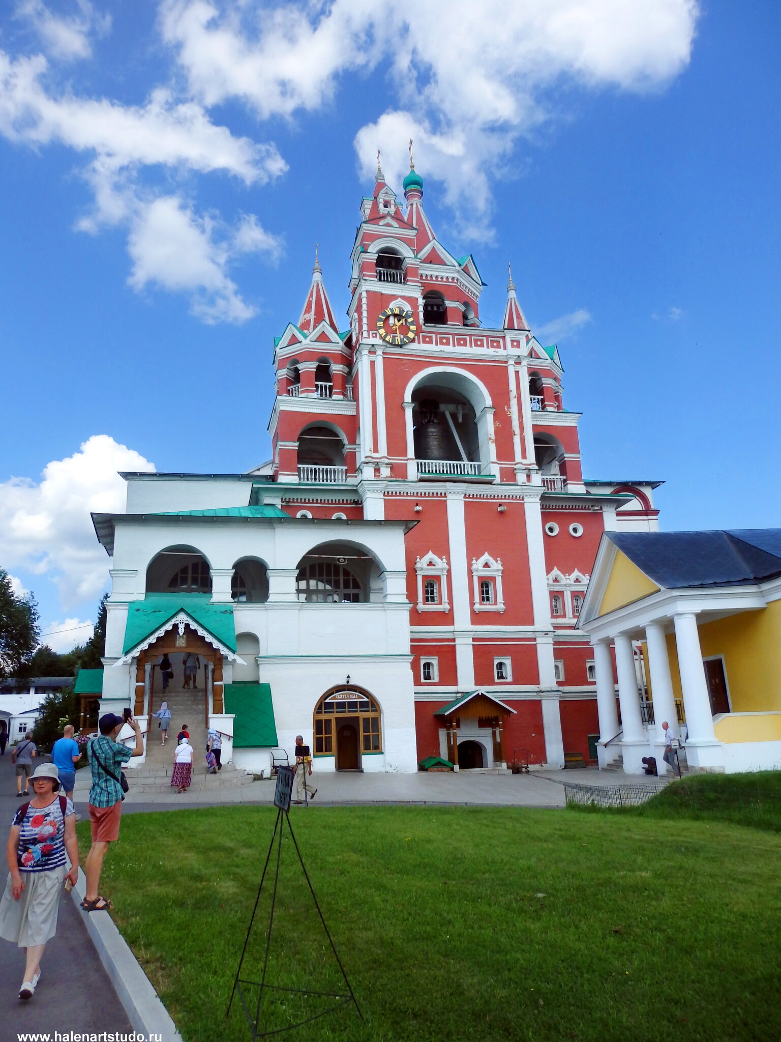 Звенигород. Монастырь. :: Игорь Корф Звенигород. Монастырь. :: Игорь Корф