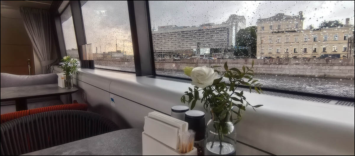 Вид за мокрым окном теплохода. :: Лилия * Вид за мокрым окном теплохода. :: Лилия *