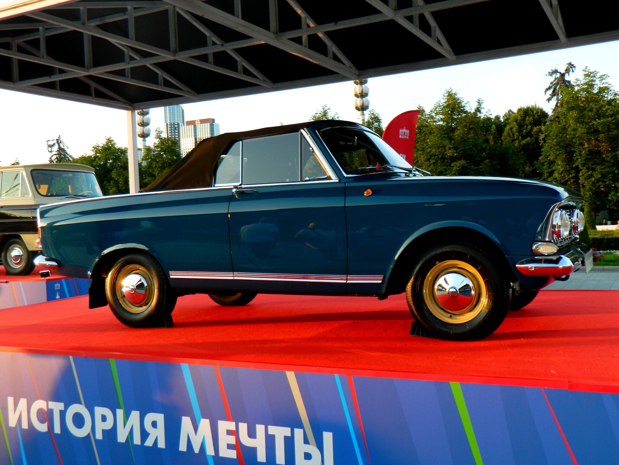 Автовыходные на ВДНХ. Москвич 408 "Турист" 2 :: Павленко Михаил Автовыходные на ВДНХ. Москвич 408 "Турист" 2 :: Павленко Михаил