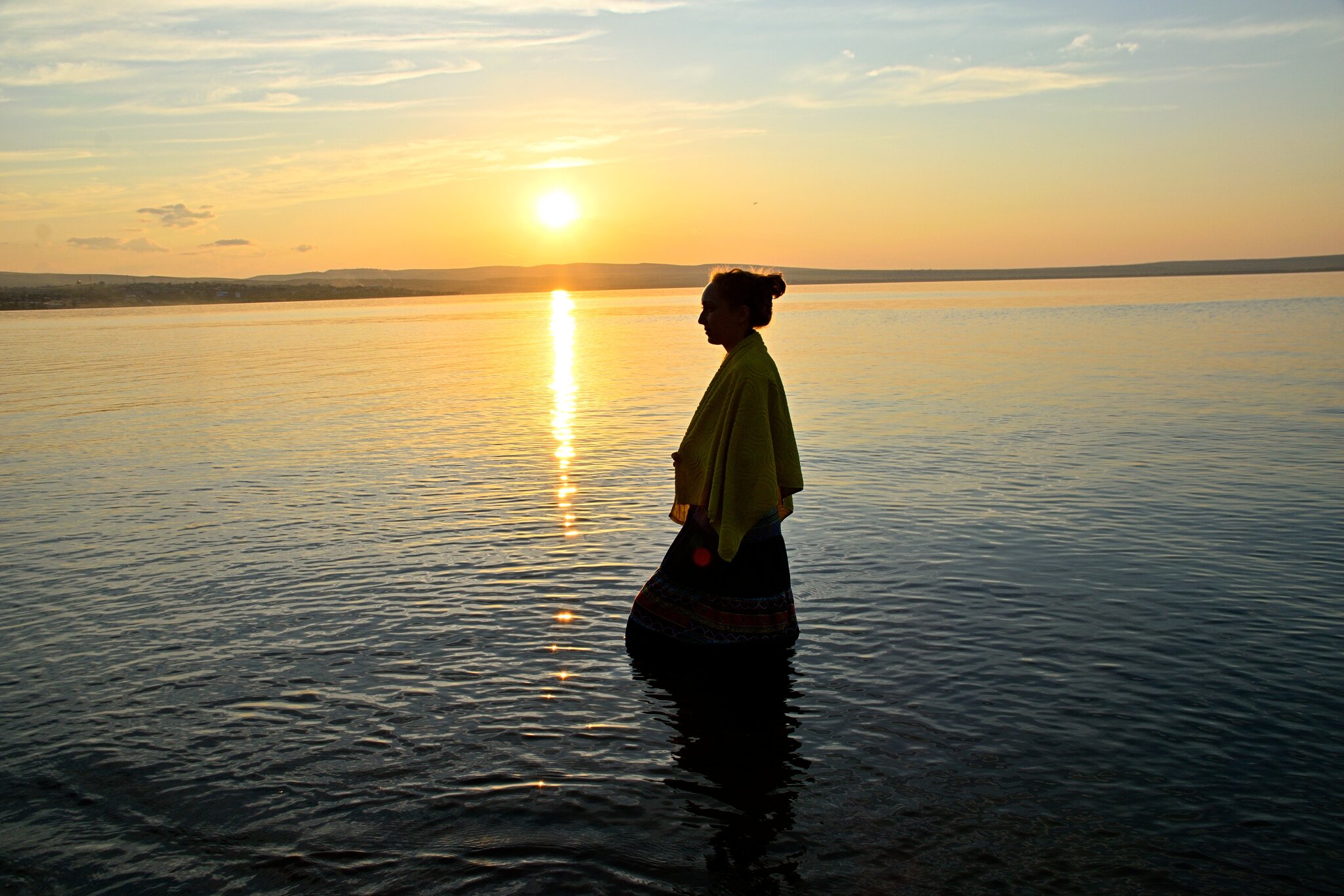 Silhouette woman on the beach at sunset :: Владимир Мигонькин Silhouette woman on the beach at sunset :: Владимир Мигонькин