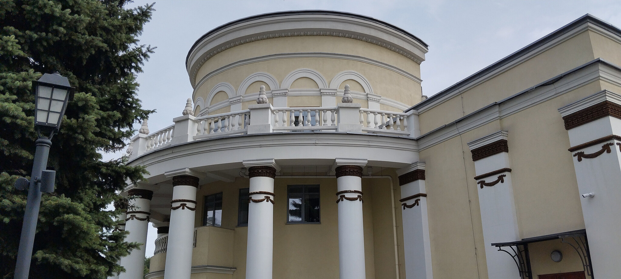 Театр кукол "Сказ". :: Радмир Арсеньев Театр кукол "Сказ". :: Радмир Арсеньев