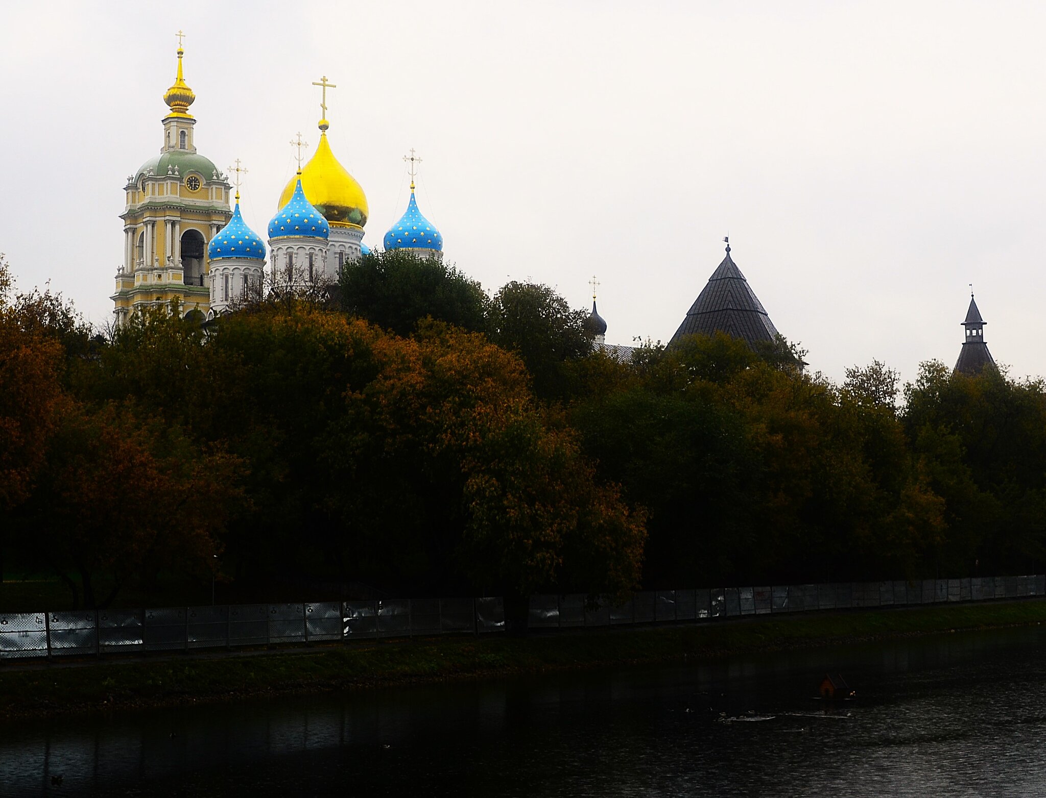 Осень в Москве. Преображенский собор. :: Василий Палий Осень в Москве. Преображенский собор. :: Василий Палий