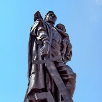 Монумент Воину-освободителю.Серпухов. :: mveselnickij 