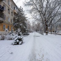 По зимней улице :: Александр Синдерёв