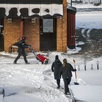 Уборка снега полным ходом :: Alexandеr P