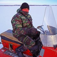 Чеускинский снегоходчик на Юганской Оби. :: Владимир 