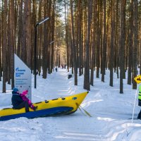 Снежный март в Ухте. Северный аттракцион - банан рассекает по снежным волнам не хуже морского) :: Николай Зиновьев Снежный март в Ухте. Северный аттракцион - банан рассекает по снежным волнам не хуже морского) :: Николай Зиновьев