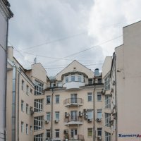 во дворе :: Сергей Лындин