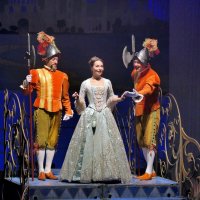 Прекрасная незнакомка :: Валерий Судачок