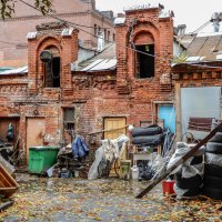 укромный дворик :: Сергей Лындин укромный дворик :: Сергей Лындин