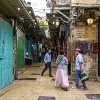 В будний день на рынке :: Eugene *