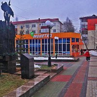 Апрель...Нефтеюганск.  У памятника погибшим  юным спортсиенам! :: Владимир 