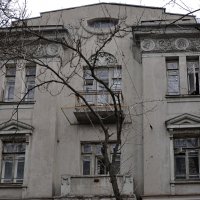 Дом купца Петрова (Центральная часть здания над глав. входом) :: Татьяна Машошина