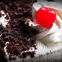 с вишенкой :: Олег Лукьянов с вишенкой :: Олег Лукьянов