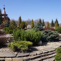 Сквер около церкви :: Наталия Григорьева