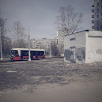 Проезжающий трамвай :: Александр Синдерёв
