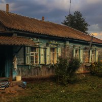 Домик в деревне. :: Сергей Лысенко
