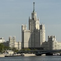 Высотка на Котельнической набережной :: <<< Наташа >>>