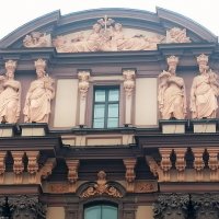 Газпром отремонтировал, теперь офис...... :: Игорь Корф