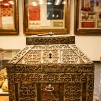 Сундук со сказками. :: Ирина Соловьёва Сундук со сказками. :: Ирина Соловьёва