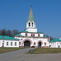 Ансамбль Передних Ворот в Коломенском :: Сергей М 