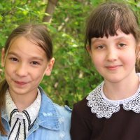 Подружки - одноклассницы. :: Игорь Родионов Подружки - одноклассницы. :: Игорь Родионов